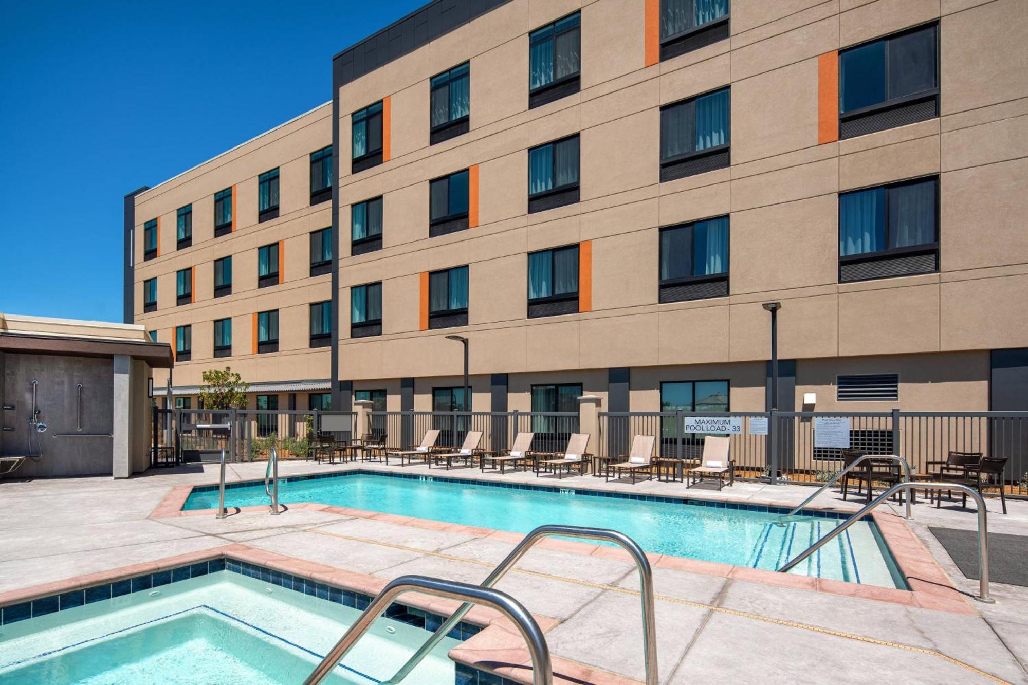 Courtyard By Marriott Petaluma Sonoma County Hotel Exterior foto