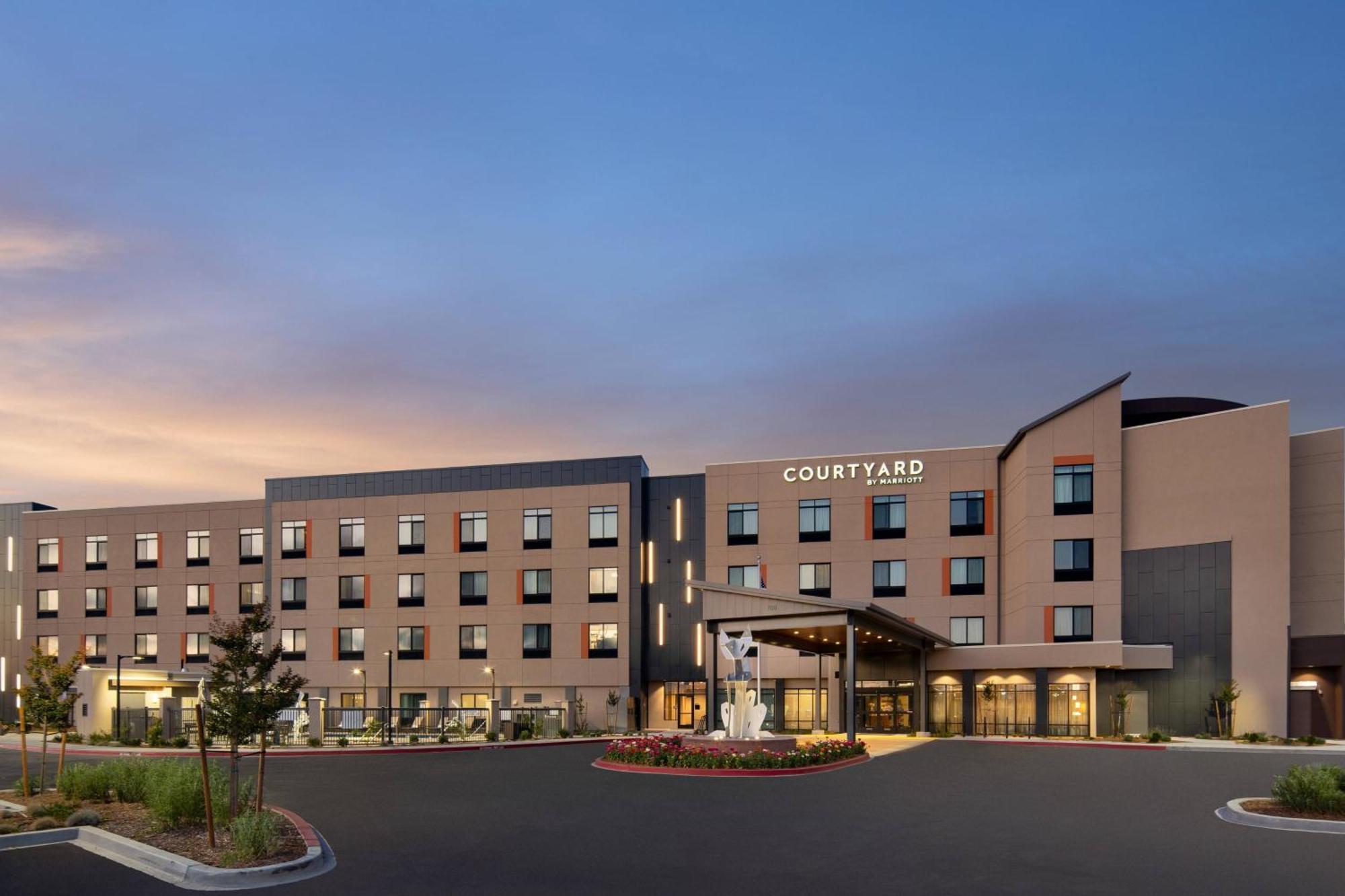 Courtyard By Marriott Petaluma Sonoma County Hotel Exterior foto
